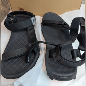 NEW Men’s Camel Crown Black Athletic Sandals Size 8.5